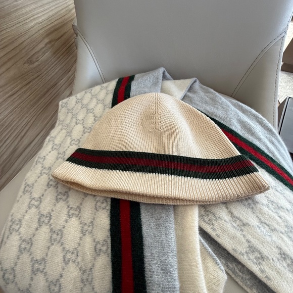 Gucci Wool Scarf - Authentic Luxury Note: Hat shown in photos is not included. - Picture 8 of 14